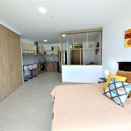 One Apartments キト エクステリア 写真