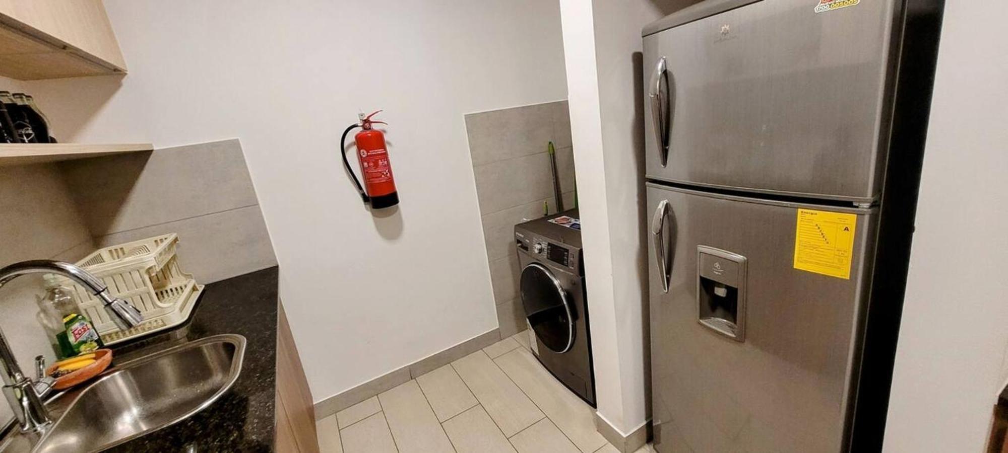 One Apartments キト エクステリア 写真